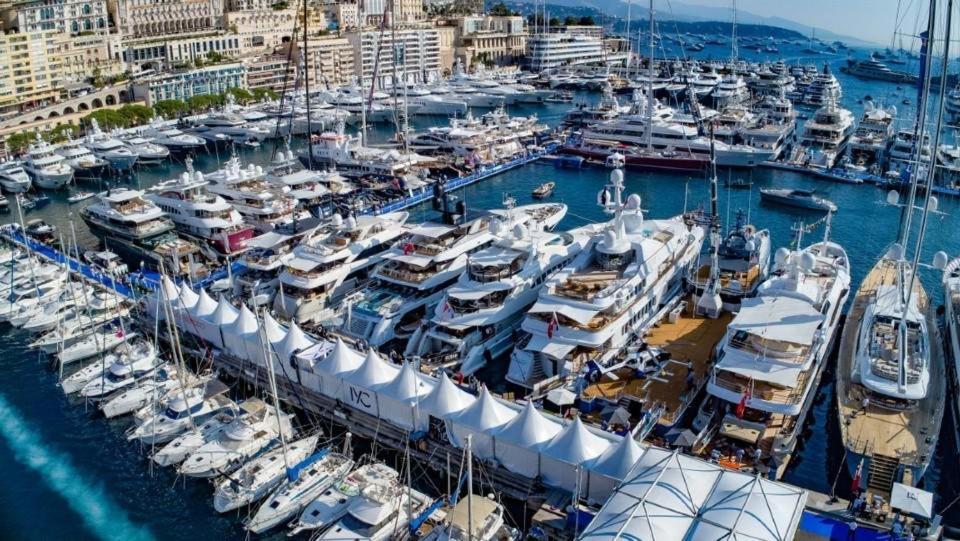 Plein coeur de Monaco, à 300 mètres à pied du port de Monaco, 4 pièces, escaliers vue mer. Exterior foto