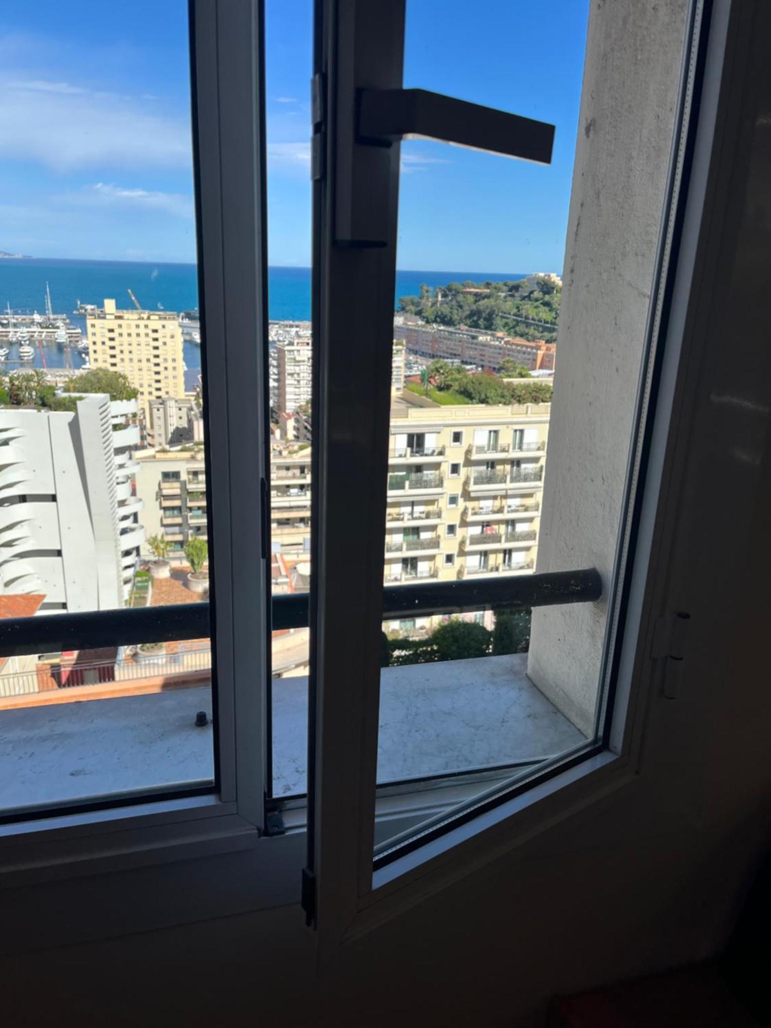 Plein coeur de Monaco, à 300 mètres à pied du port de Monaco, 4 pièces, escaliers vue mer. Exterior foto