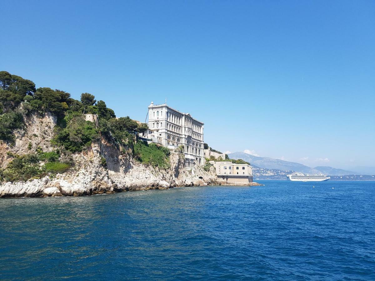 Plein coeur de Monaco, à 300 mètres à pied du port de Monaco, 4 pièces, escaliers vue mer. Exterior foto